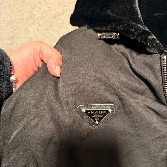 Prada Black Hooded Jacket with Logo Detail - Picture 4 of 6